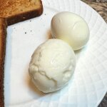 Por qué los huevos duros cuestan tanto de pelar (y cómo ganarles)